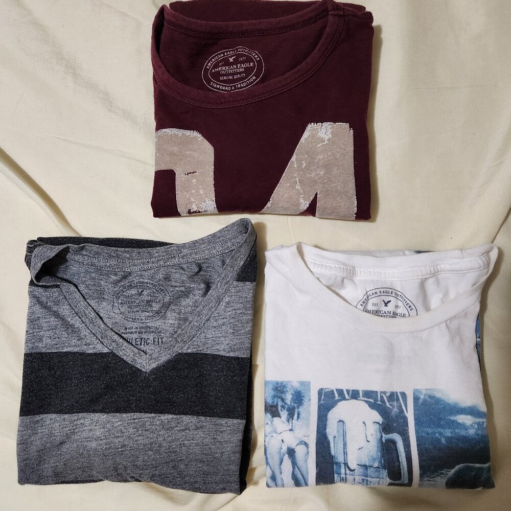 3 PCS American Eagle Outfitters T Shirts Mens 2 Medium 1 Small 3 SHIRTS